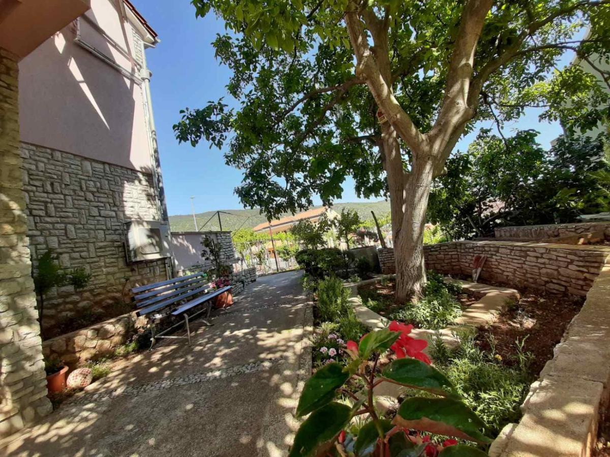 Apartments Renato Muzic Cres Exterior foto